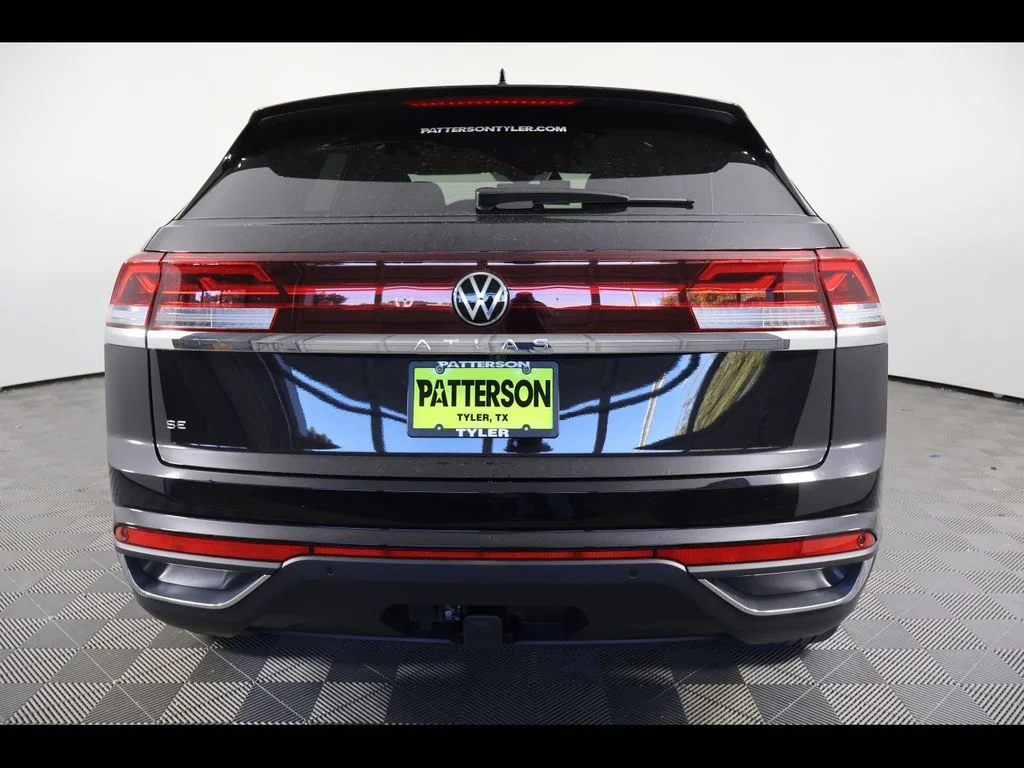 New 2026 Black Volkswagen 2.0T SE w/Technology image 5