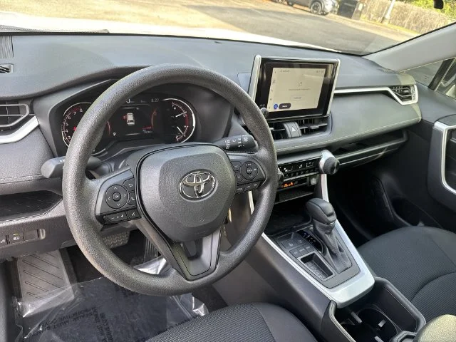 Used 2025 White Toyota LE image 16