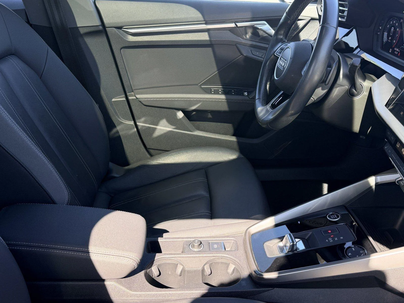 Used 2023  Audi Premium image 8