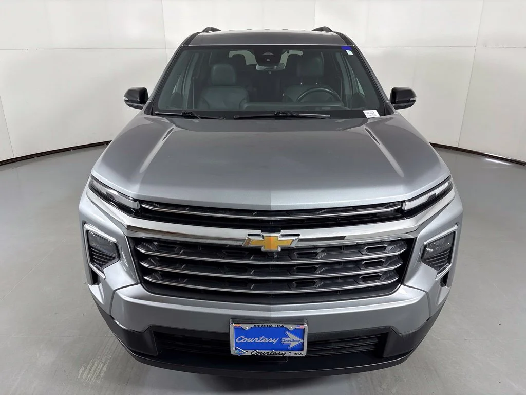 Used 2025 Gray Chevrolet LT image 3