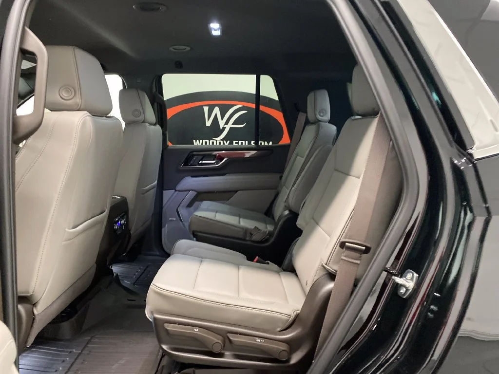 New 2027 Onyx Black GMC Elevation image 18
