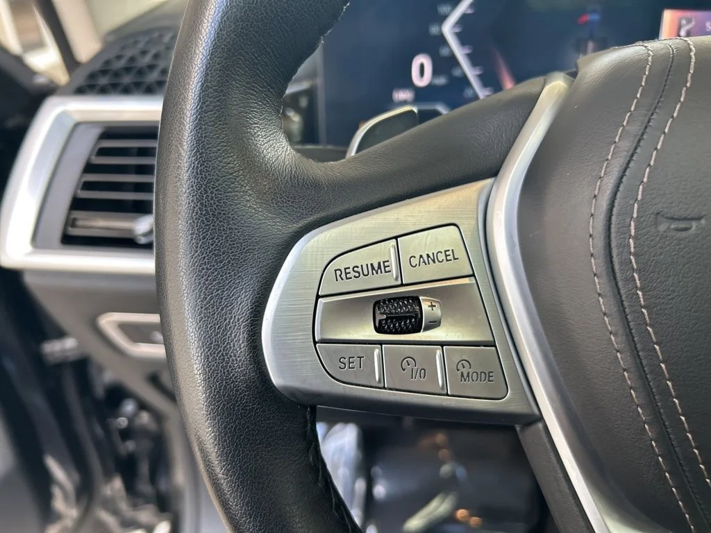 Used 2024 Black BMW xDrive40i image 75