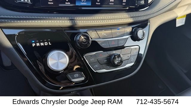 2026 Chrysler Pacifica Select - Photo 29