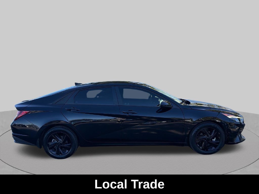 Used 2023 Phantom Black Hyundai SEL image 7