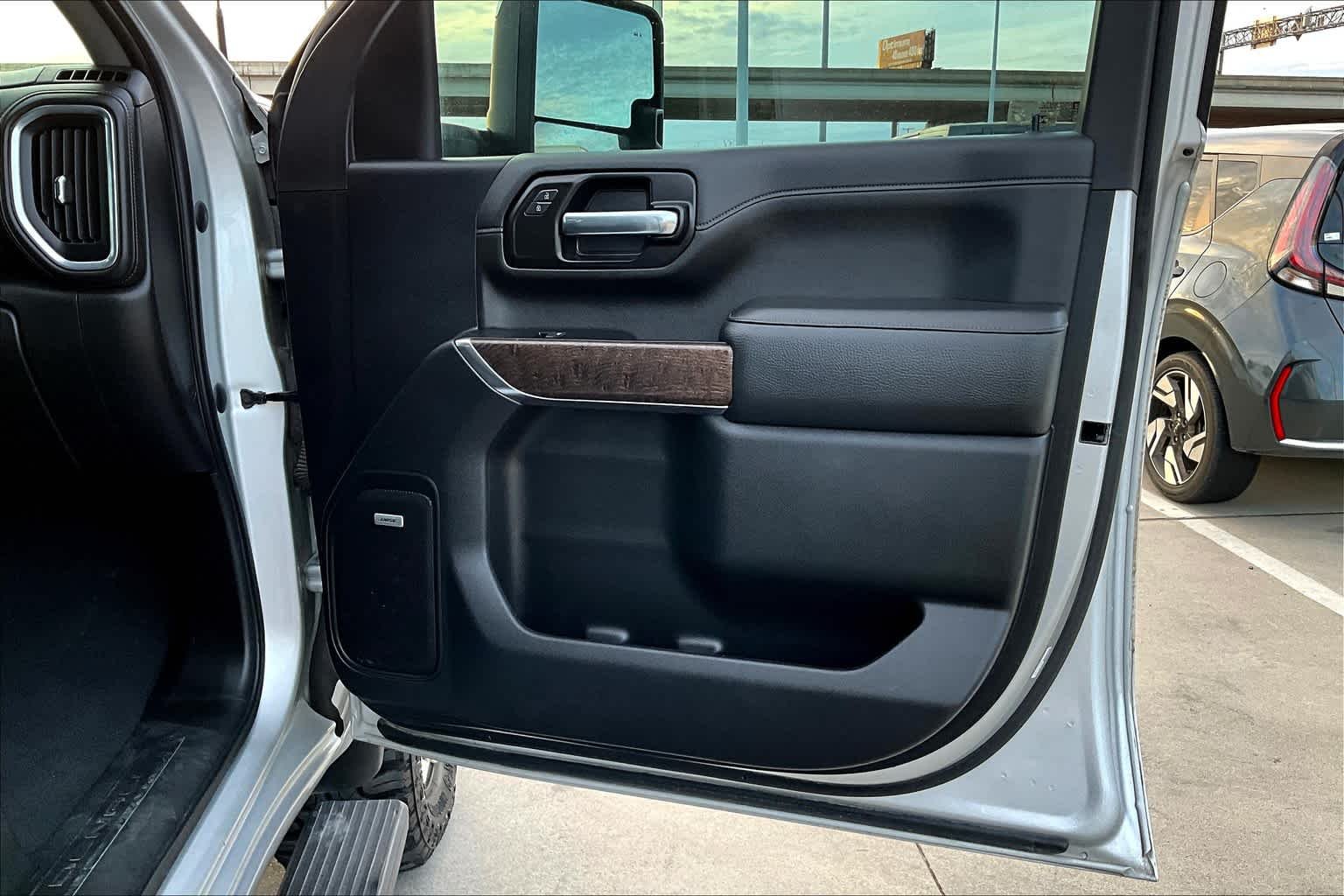 Used 2022 Quicksilver Metallic GMC Denali image 21