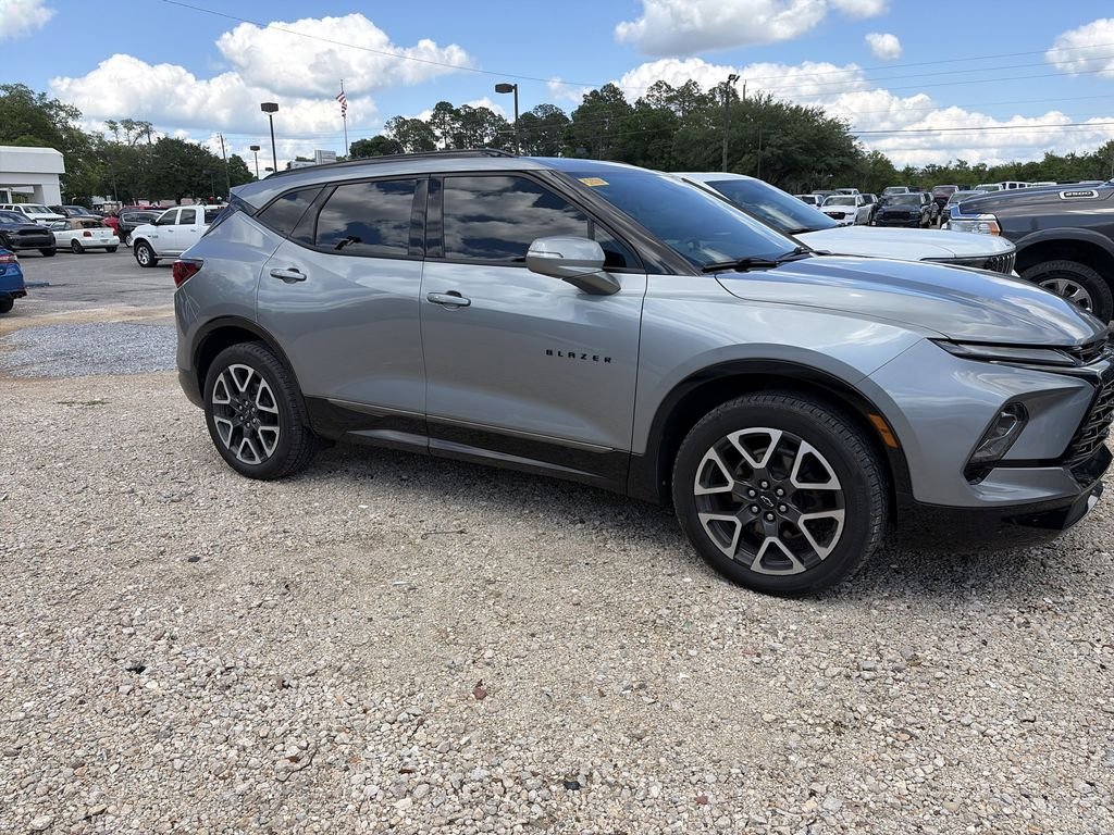 Used 2023 Gray Chevrolet RS image 7