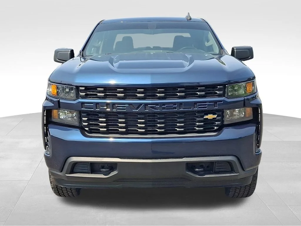 Used 2019 NORTHSKY BLUE METALLIC Chevrolet Custom image 2