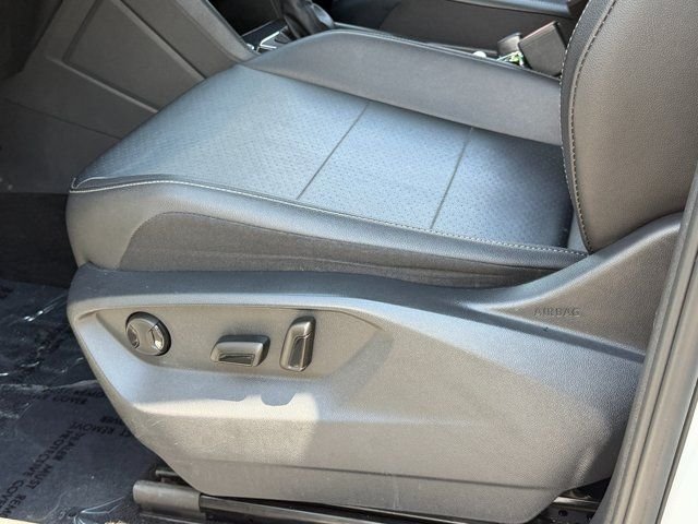Used 2020 White Volkswagen 2.0T SE image 38
