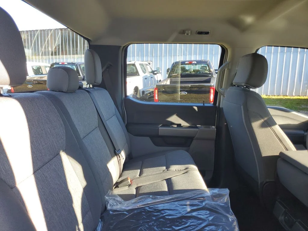 New 2026 Oxford White Ford F-250® XL image 27