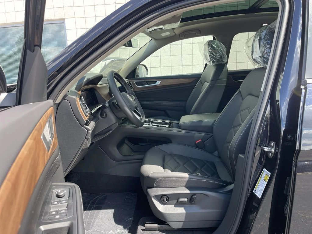 2026 Volkswagen Atlas SE w/Tech - Photo 18