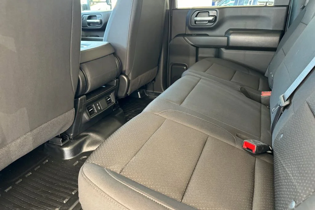 2025 GMC Sierra 3500HD Pro - Photo 10