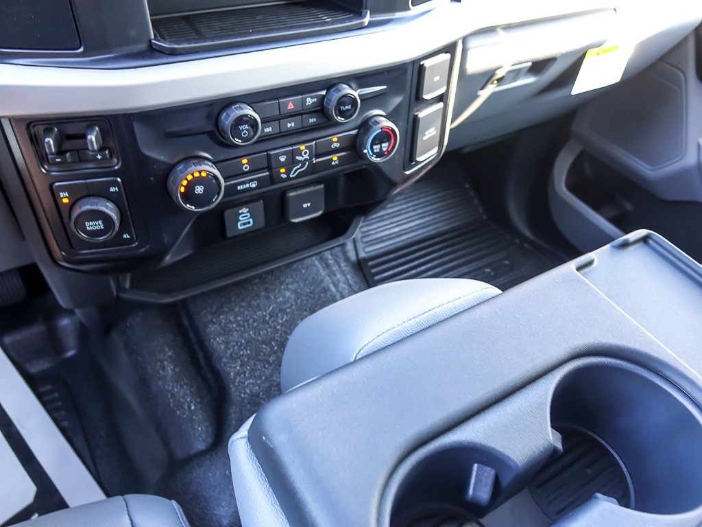 New 2026 Oxford White Ford 11' KUV image 28