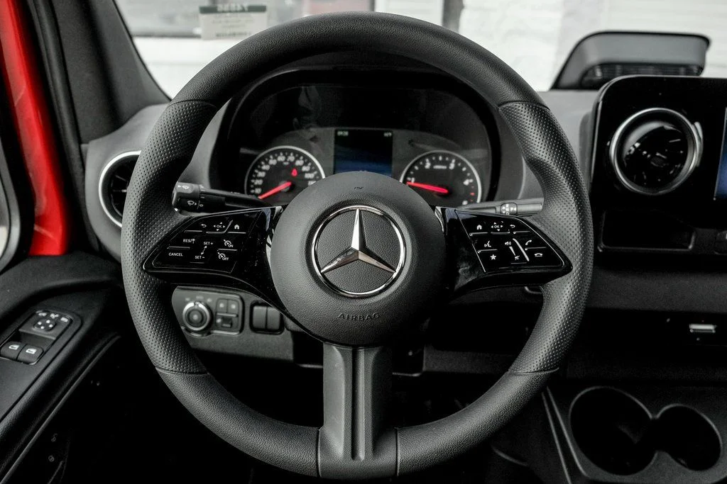 Used 2026 Jupiter Red Mercedes-Benz Cargo 170 WB image 15
