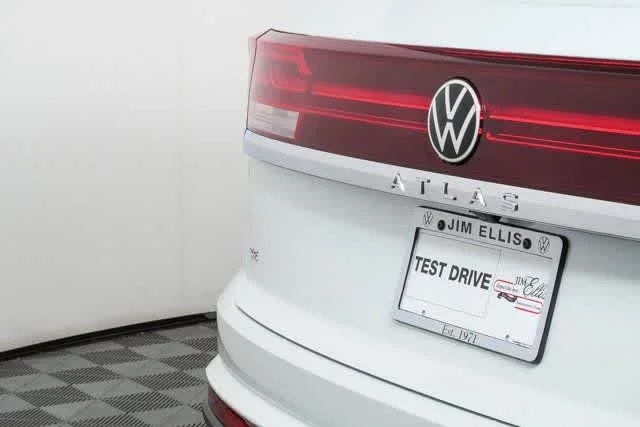 New 2026 Opal White Pearl Volkswagen 2.0T SE w/Technology image 36