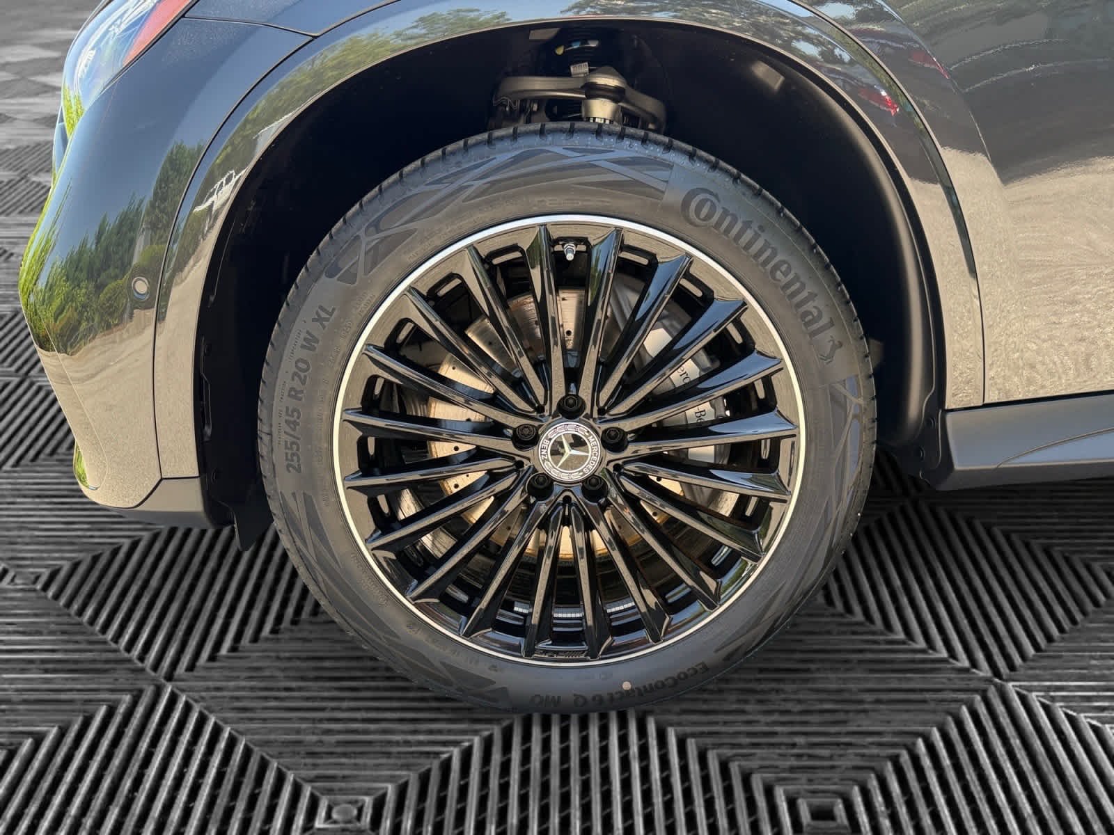 New 2026 Graphite Grey Metallic Mercedes-Benz GLC 300 image 9