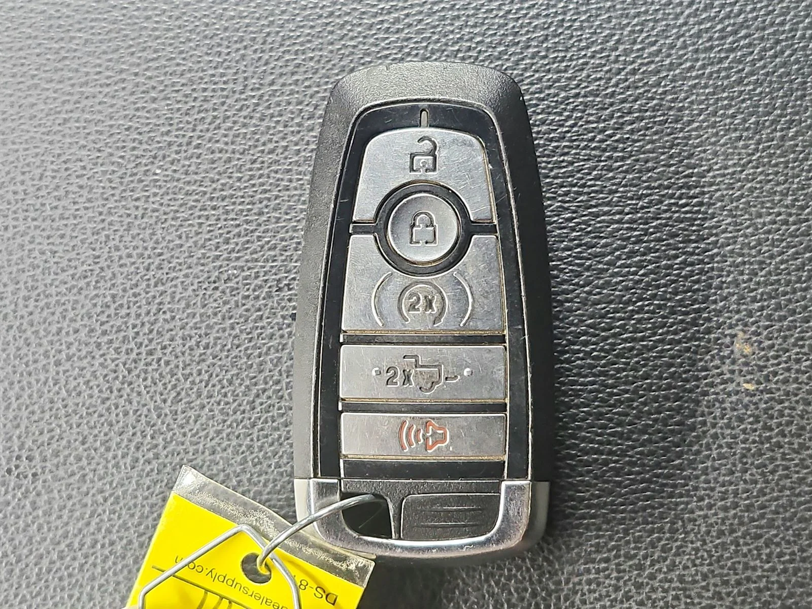 Used 2023 Avalanche Ford XLT image 11