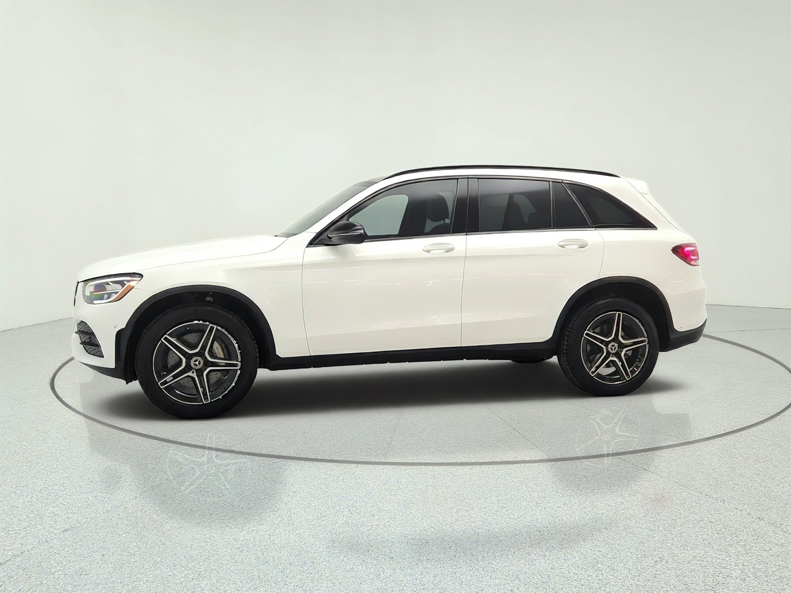 Used 2022 Polar White Mercedes-Benz GLC 300 SUV image 8