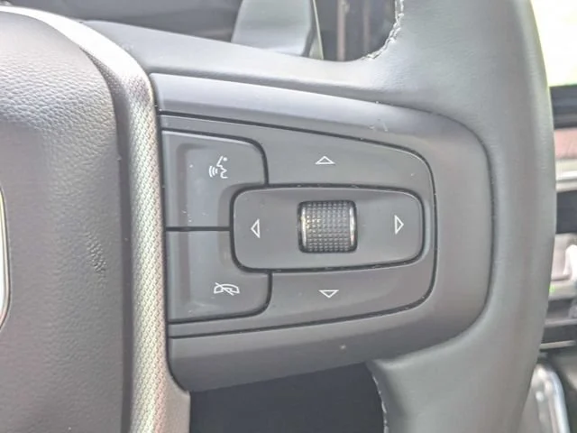 Used 2025 Onyx Black GMC Denali image 27