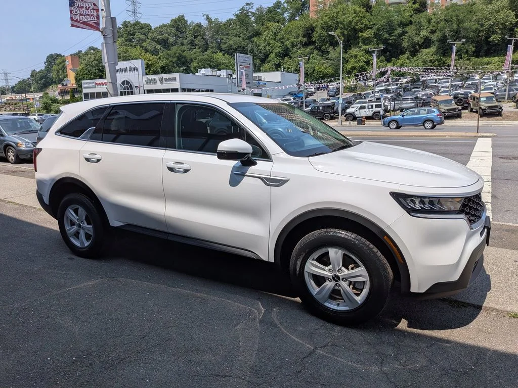 Used 2023 White Kia LX image 5