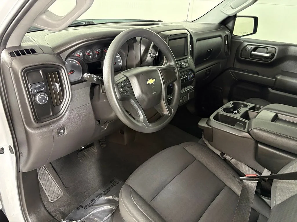 Used 2024 White Chevrolet Custom image 20