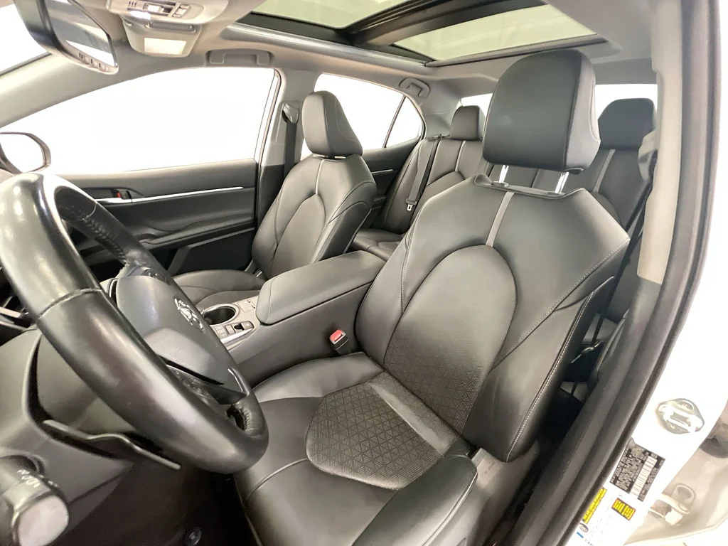 Used 2022  Toyota XSE image 20