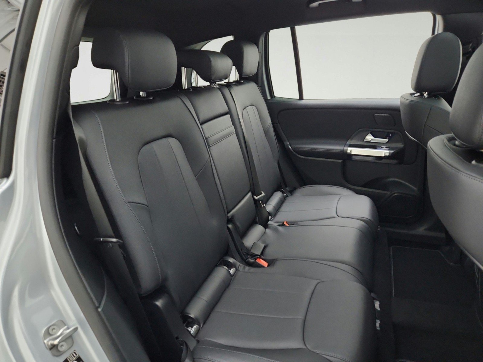 New 2026 Cirrus Silver Metallic Mercedes-Benz GLB 250 SUV image 55