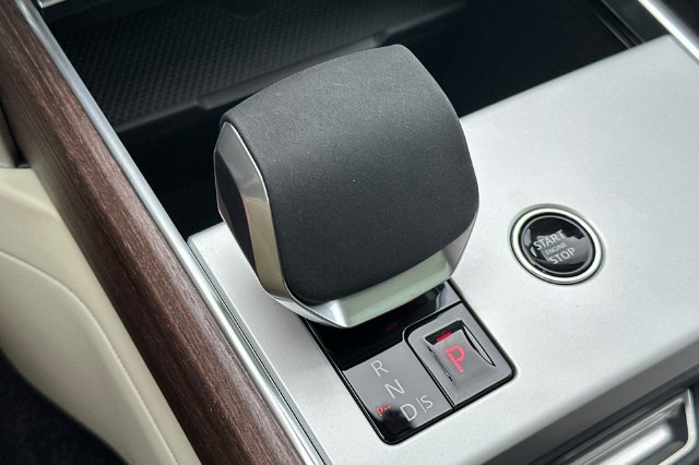New 2026 Carpathian Grey Land Rover SE image 20