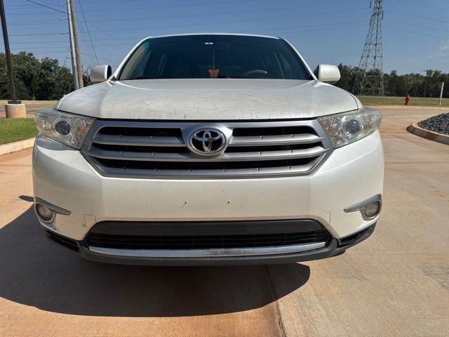 Used 2011 White Toyota Limited image 2