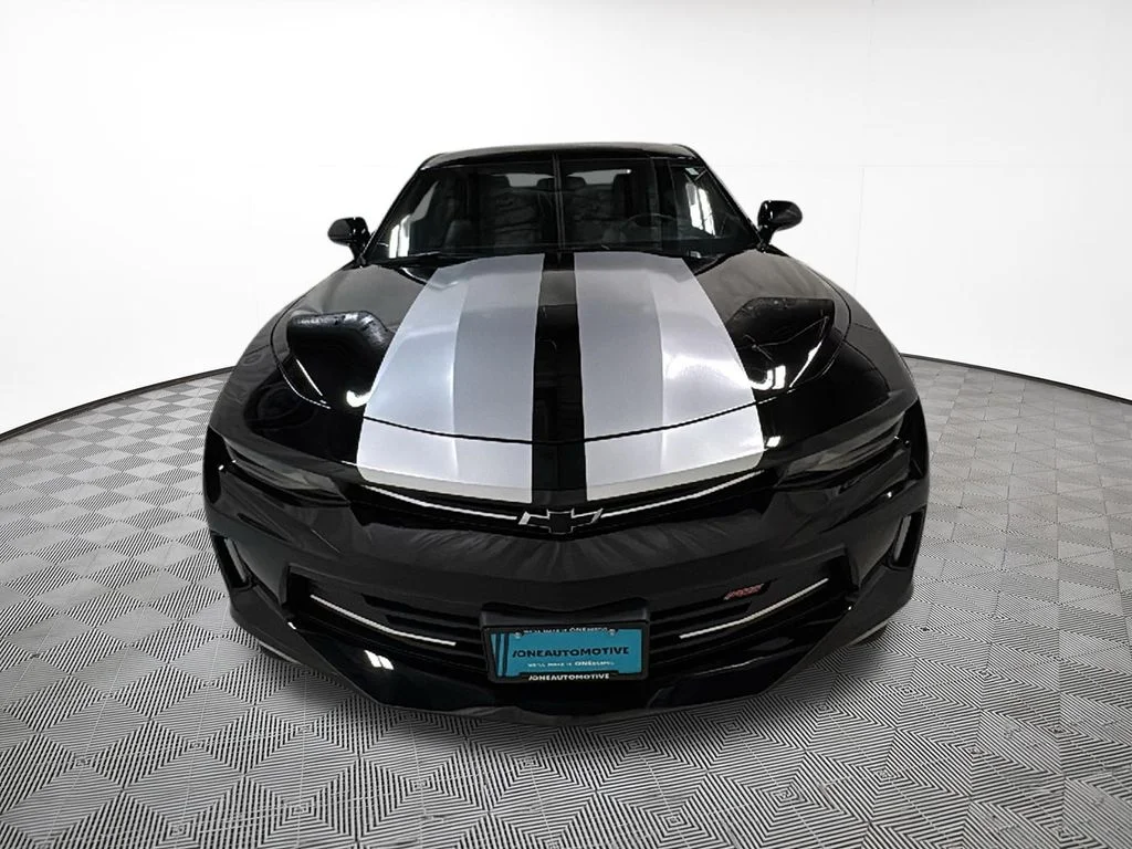 Used 2016 Black Metallic Chevrolet 2LT image 3