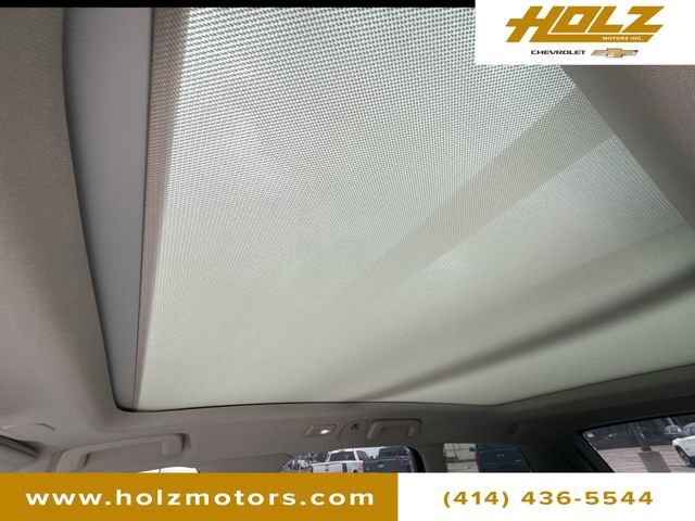 Used 2025 Gray Volvo Plus, B6 AWD Gas (mild hybrid) image 19