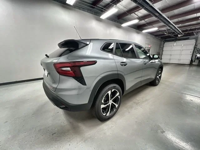 New 2026 Sterling Gray Metallic Chevrolet 1RS image 8