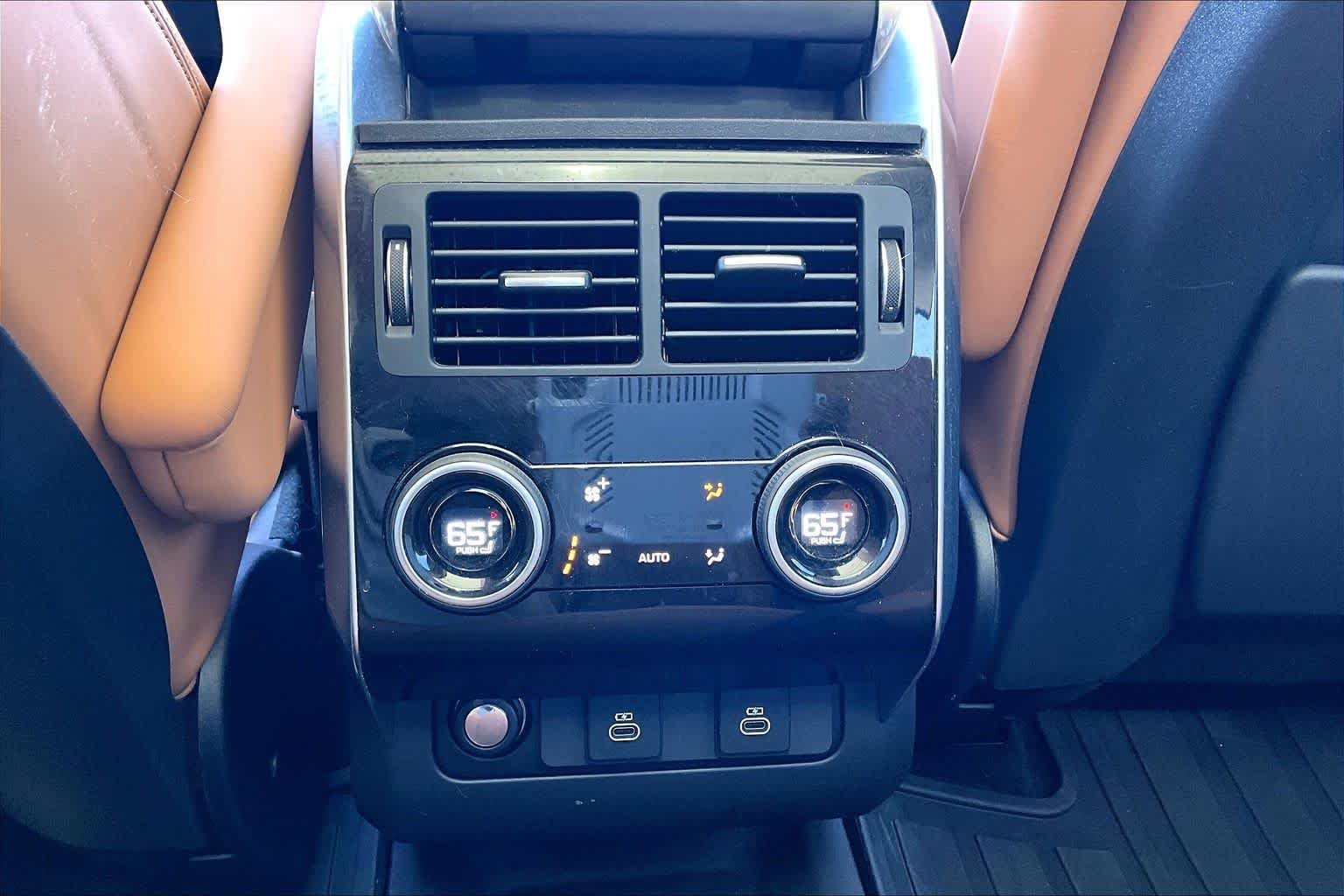 Used 2022 Fuji White Land Rover HSE Dynamic image 34