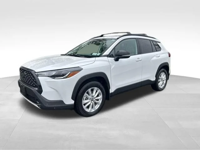 2025 Toyota Corolla Cross LE AWD's photo