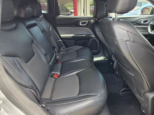 Used 2024 Silver Jeep Latitude image 15