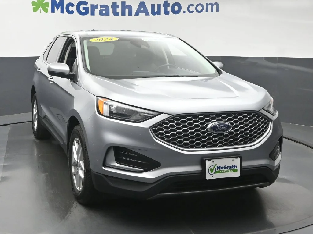 Certified Used 2024 Silver Ford SEL image 5