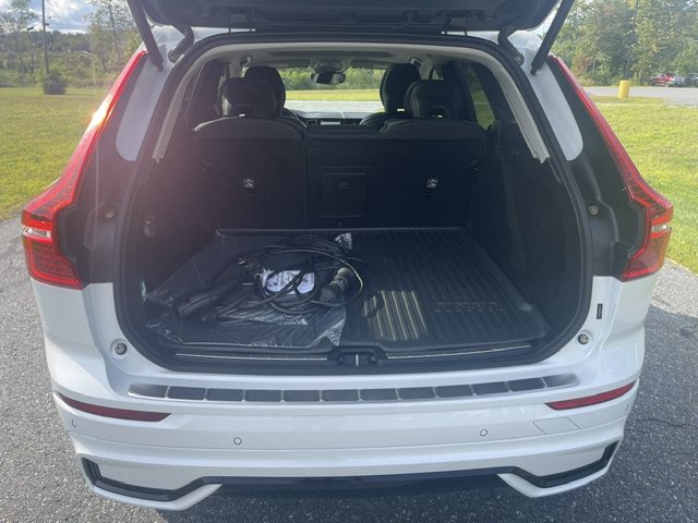 Used 2024 White Volvo Plus Dark Theme image 15
