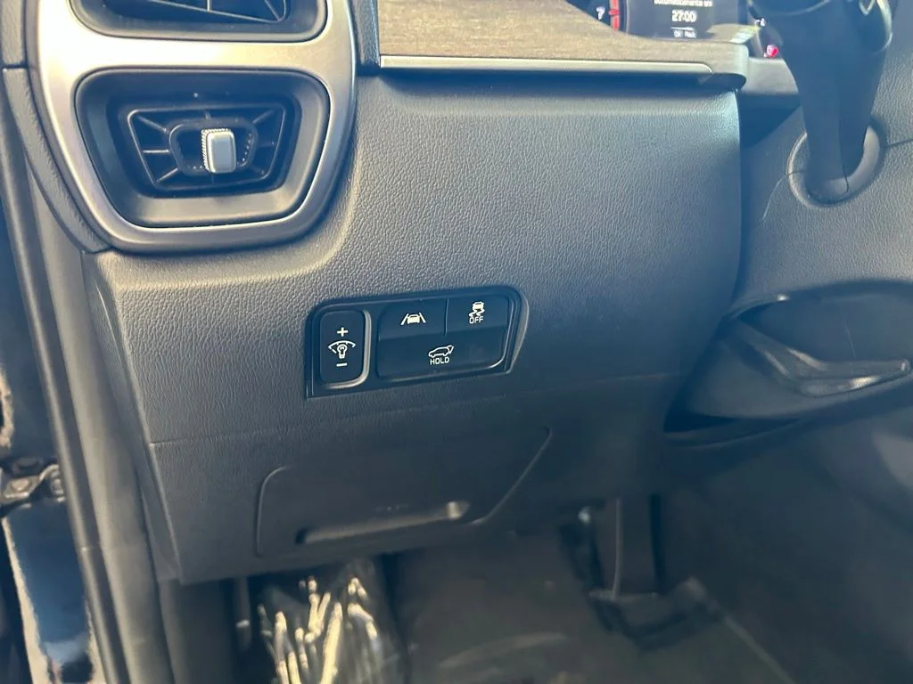 Used 2022 Black Kia EX image 41