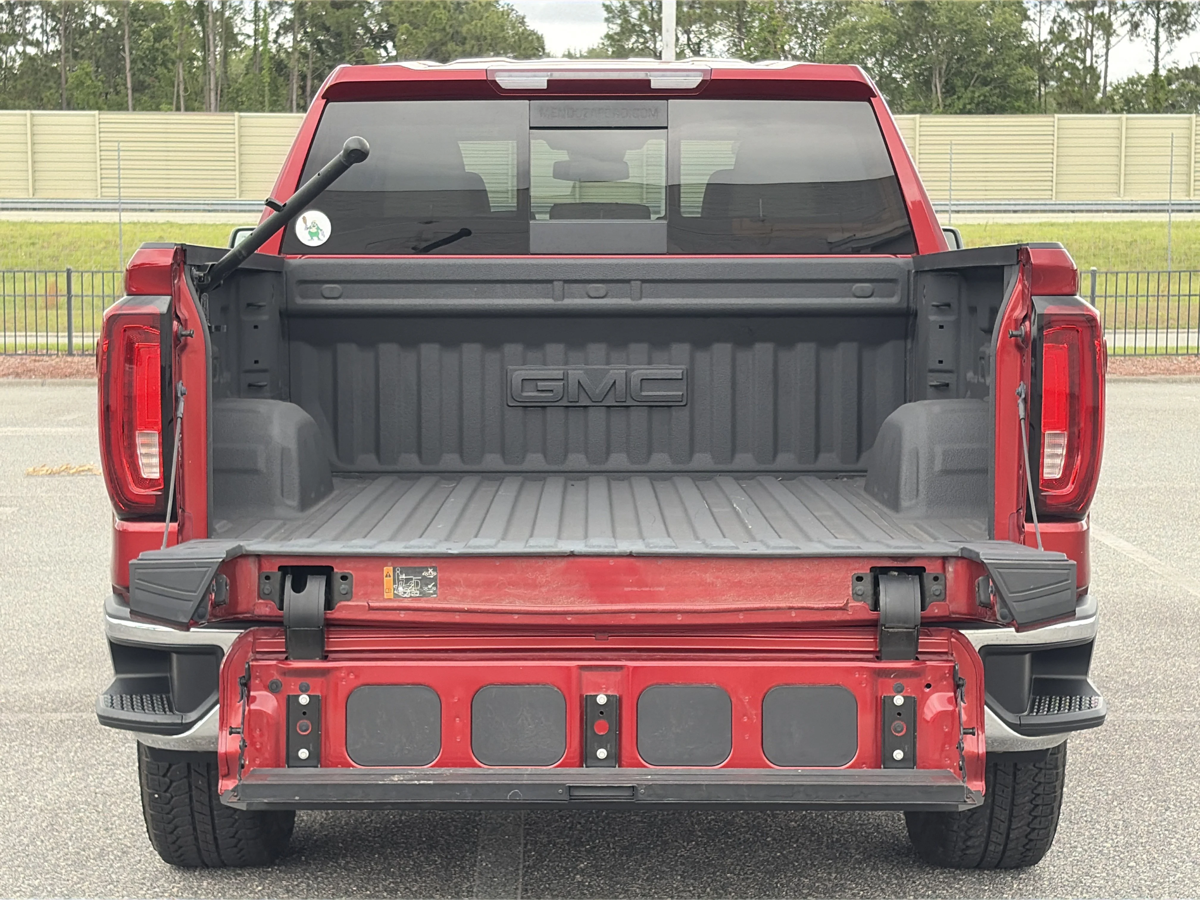 2024 GMC Sierra 1500 SLT - Photo 35
