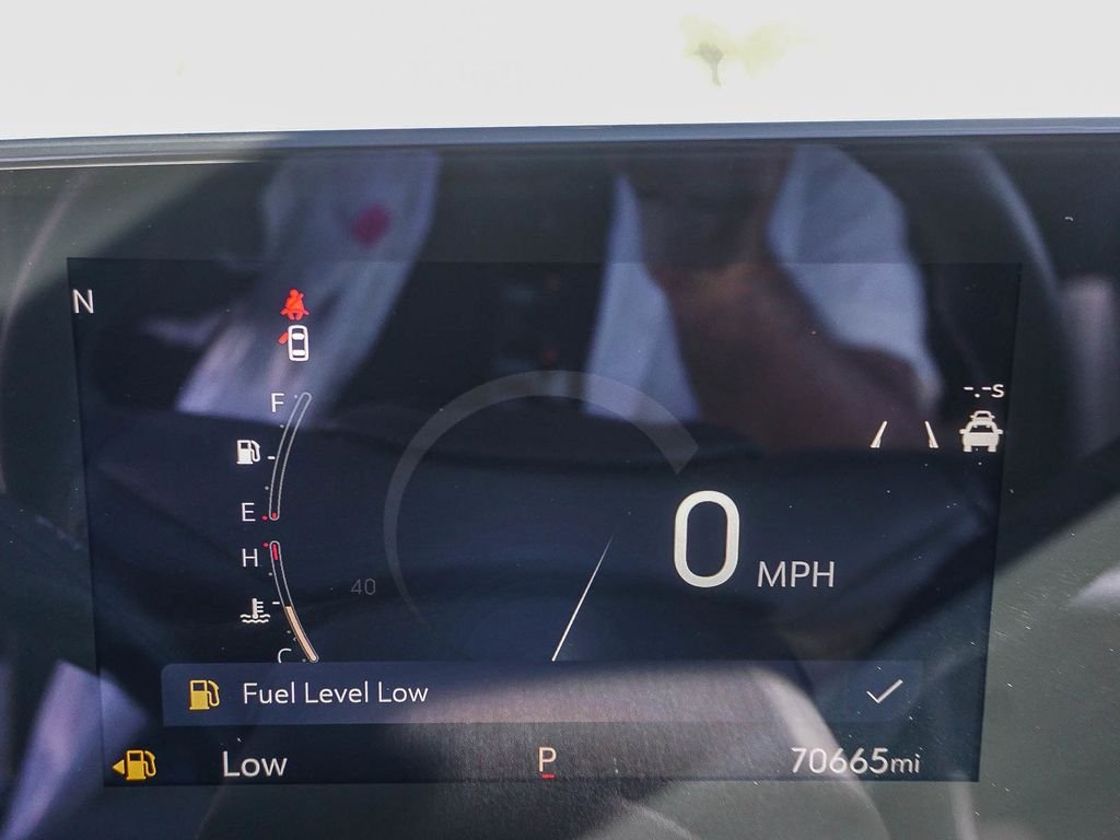 Used 2024 Black Buick Avenir image 21