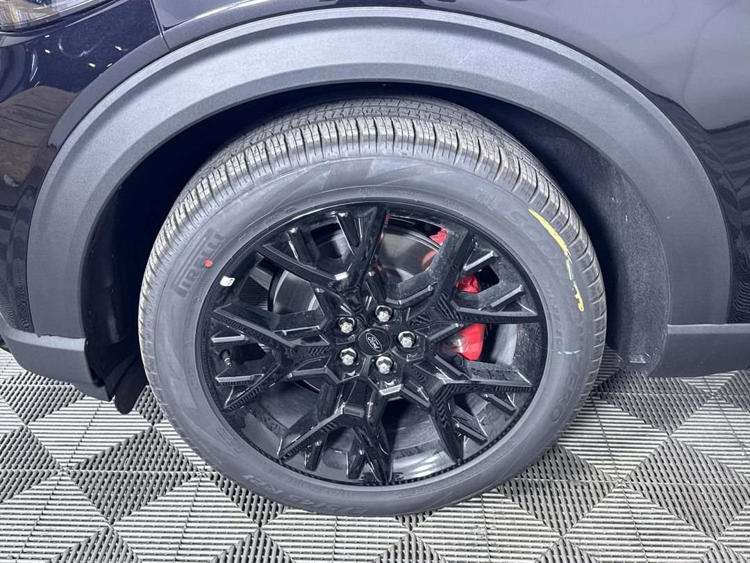 New 2027 Agate Black Metallic Ford ST image 28