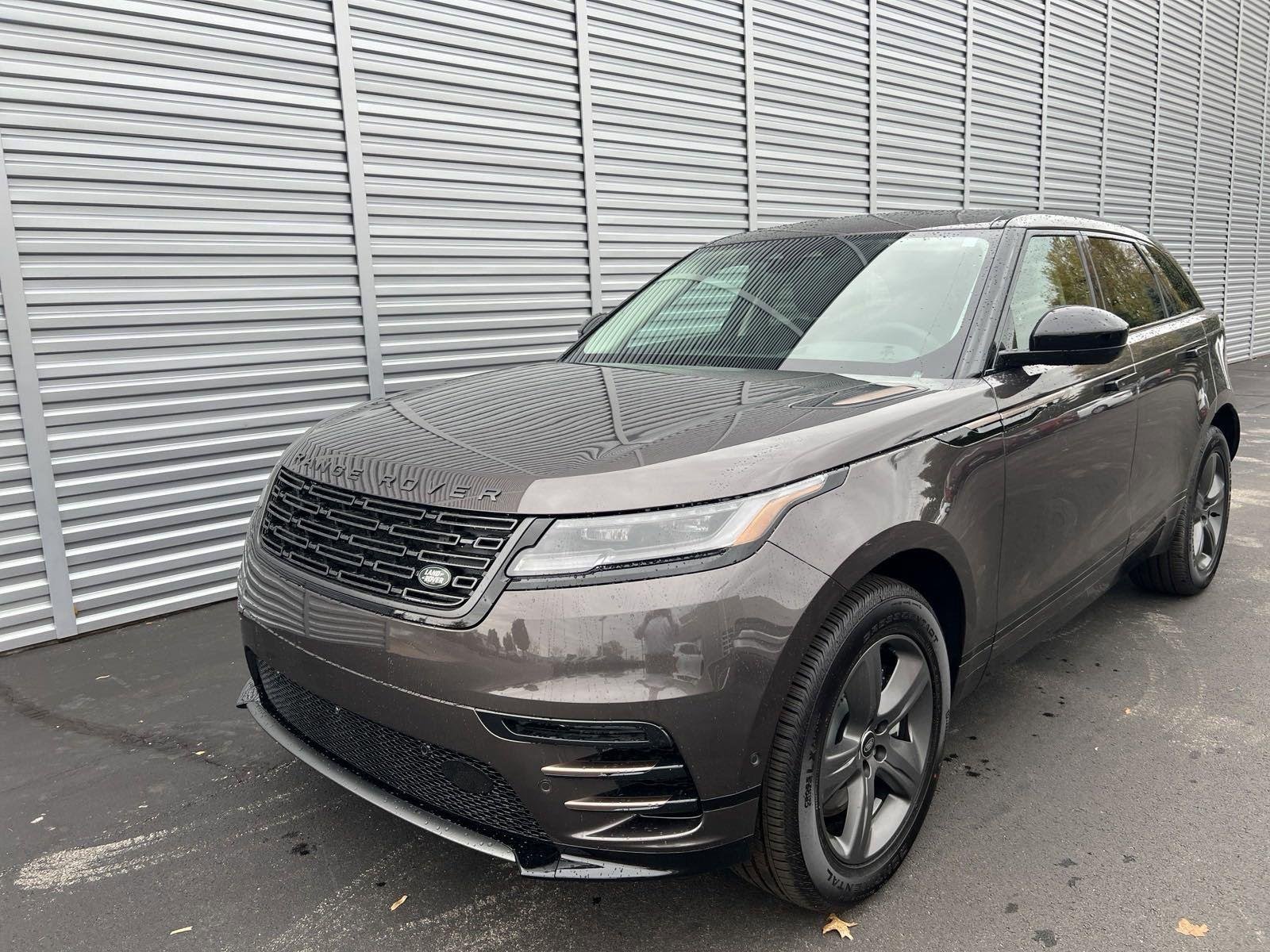New 2025 Charente Grey Land Rover Dynamic SE image 1