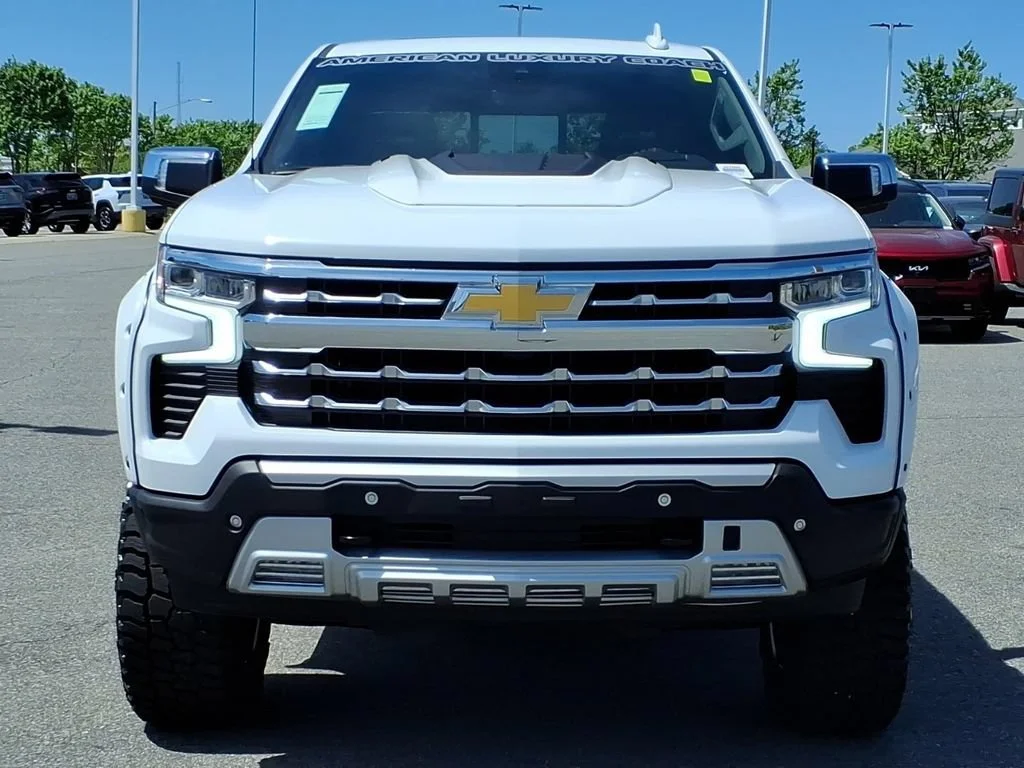 New 2026 Summit White Chevrolet LTZ image 32