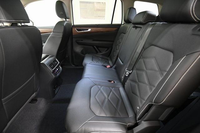 2026 Volkswagen Atlas SE w/Tech - Photo 8