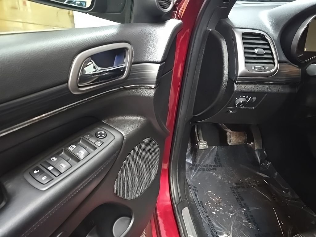 Used 2021 Red Jeep Limited X image 31