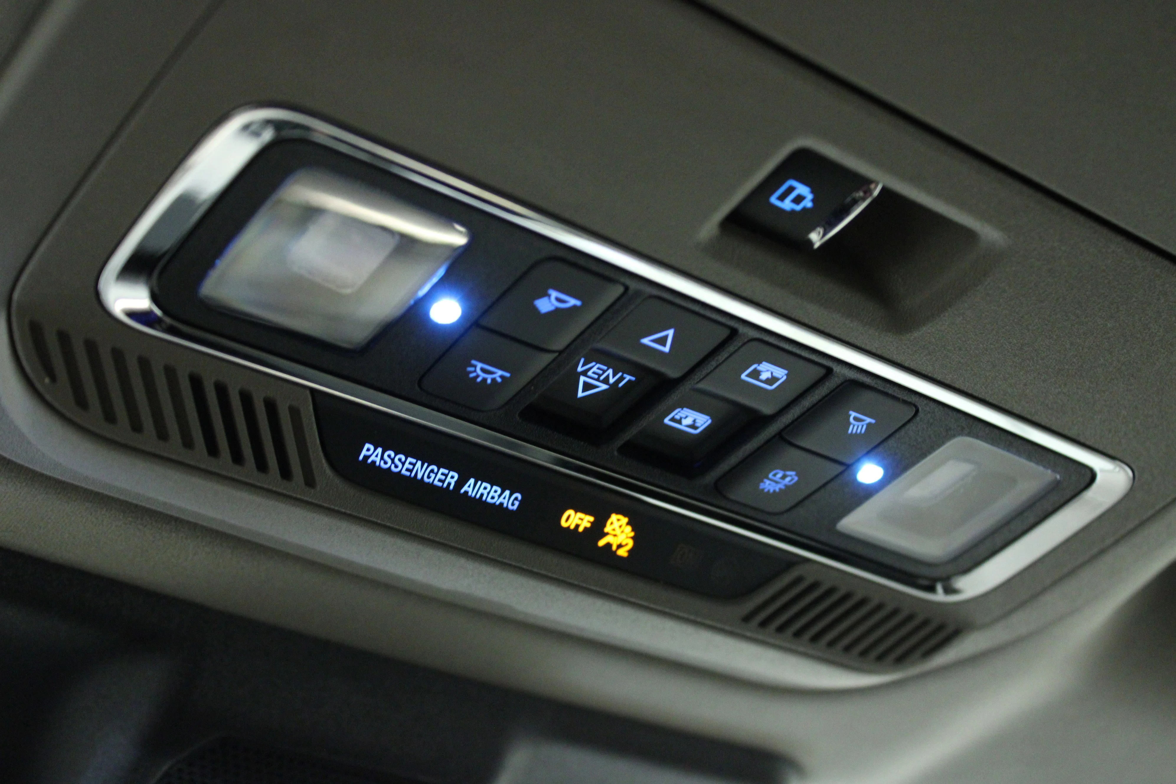 Used 2024 Star White Metallic Tri-Coat Ford Platinum image 26
