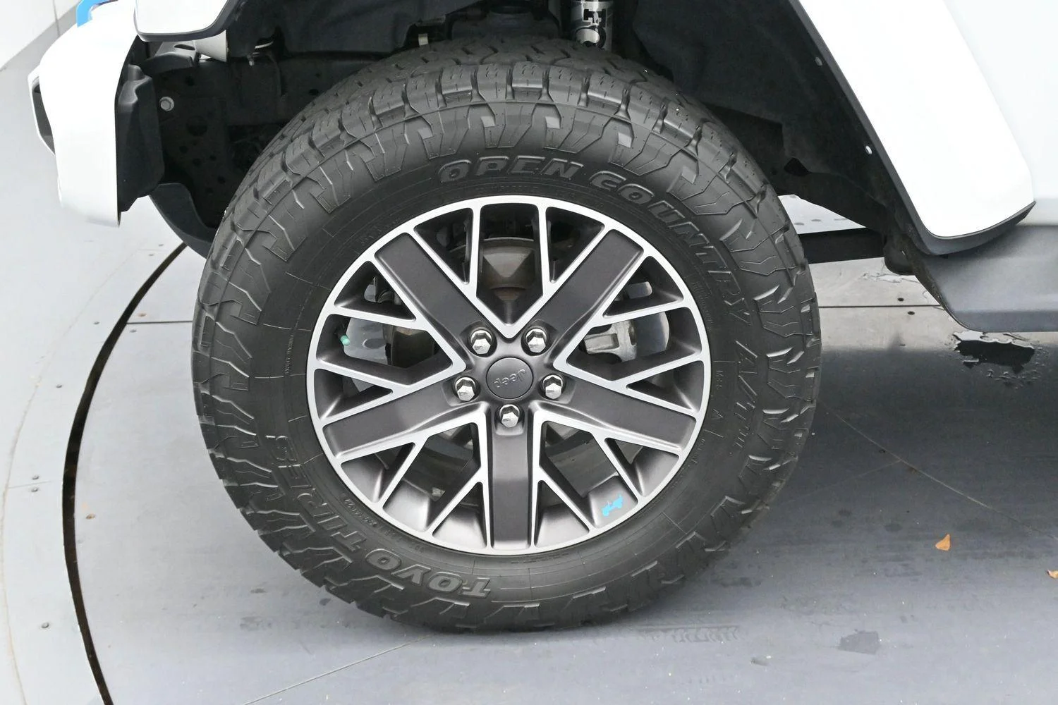 Used 2023 Bright White Clearcoat Jeep Sahara High Altitude image 35
