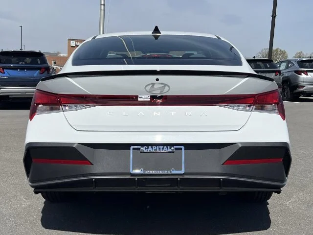 Used 2026 White Hyundai SEL Sport image 31