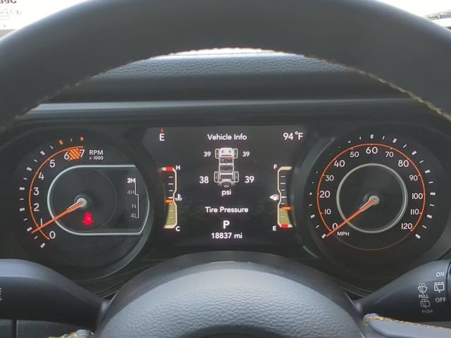 Used 2025 White Jeep Sport S image 30