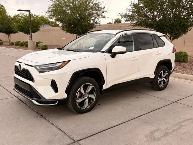 Certified Used 2025 White Toyota SE image 4