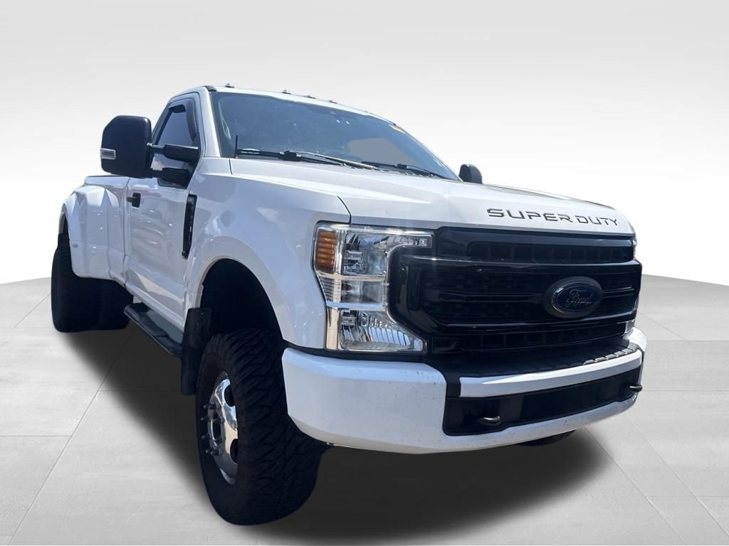 Used 2020 White Ford XL image 3